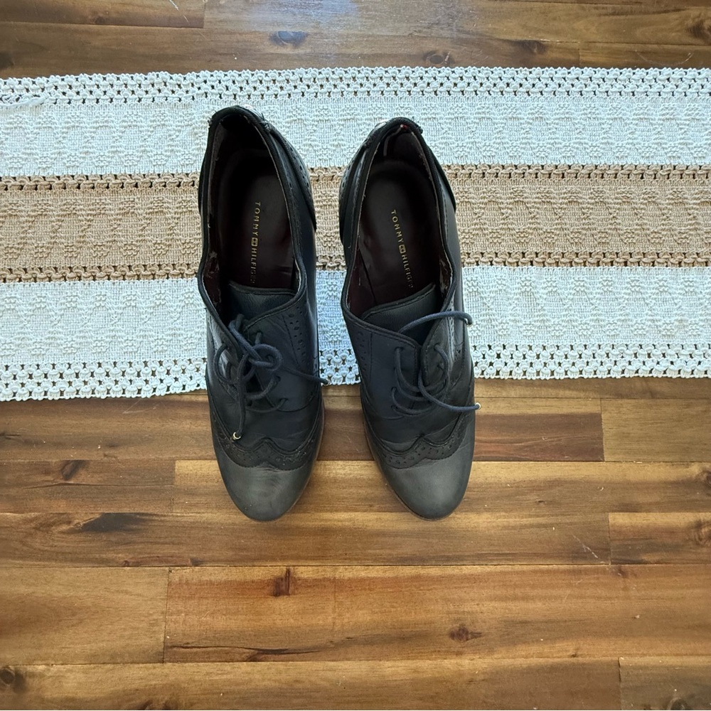 Tommy Hilfiger | Navy Wingtip Oxford Dress Shoes